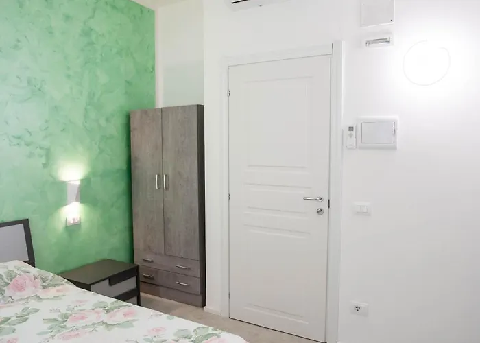 Bed & Breakfast Residenza Ponte Catena 4*