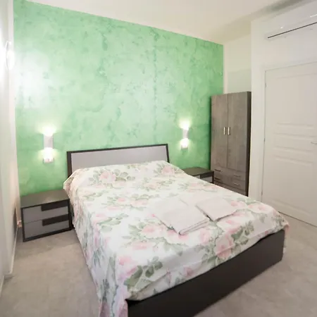 Residenza Ponte Catena 4*